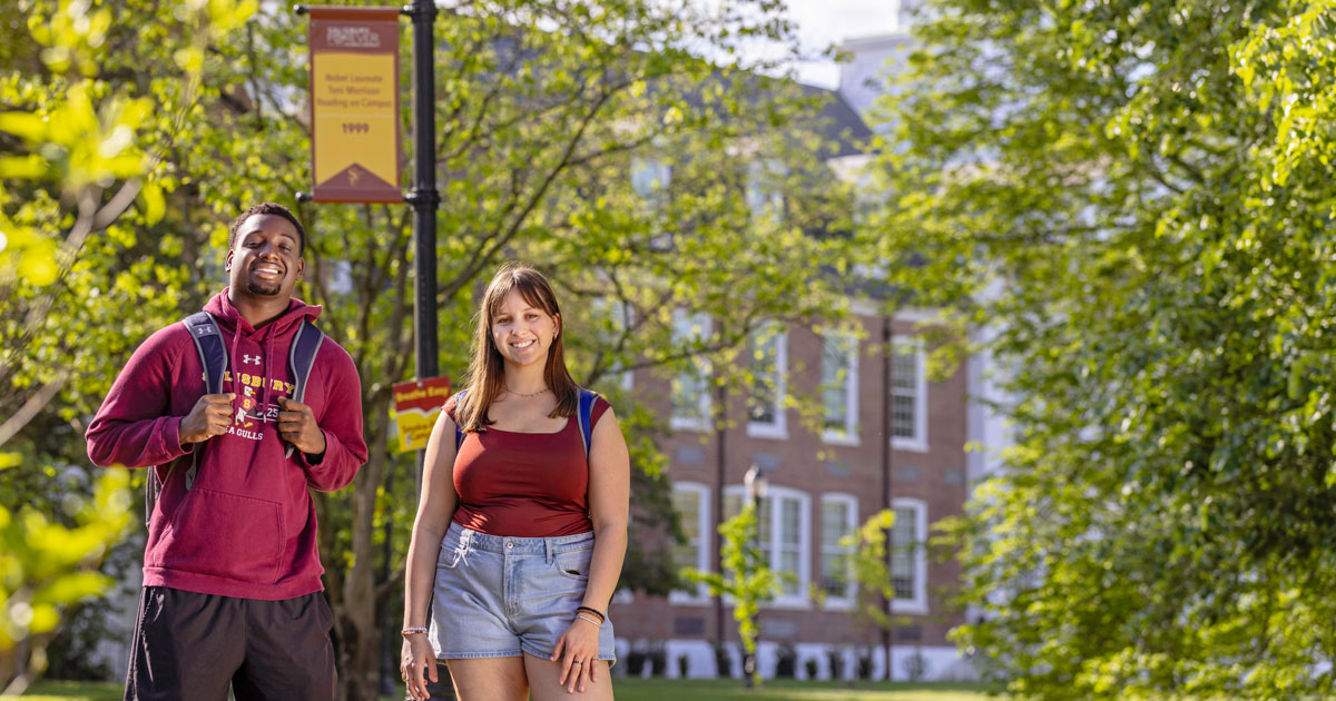 SU students on campus